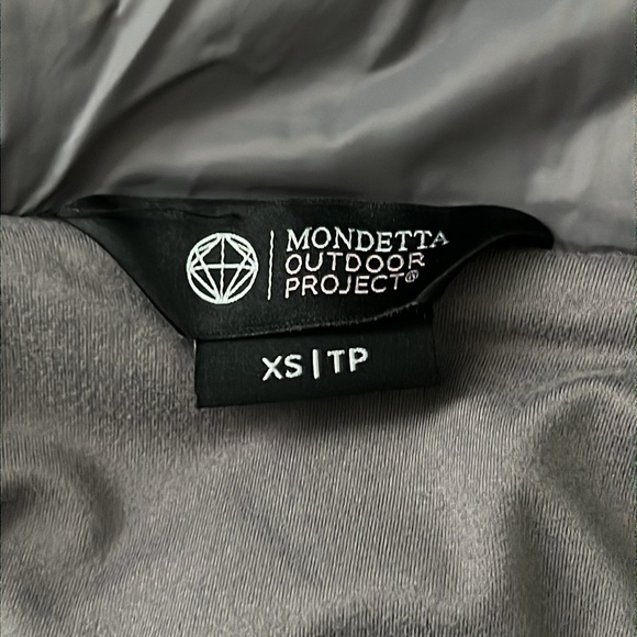 ⭐️ MONDETTA Pale purple/gray INCREDIBLY soft puffer vest! ⭐️ - Picture 4 of 5